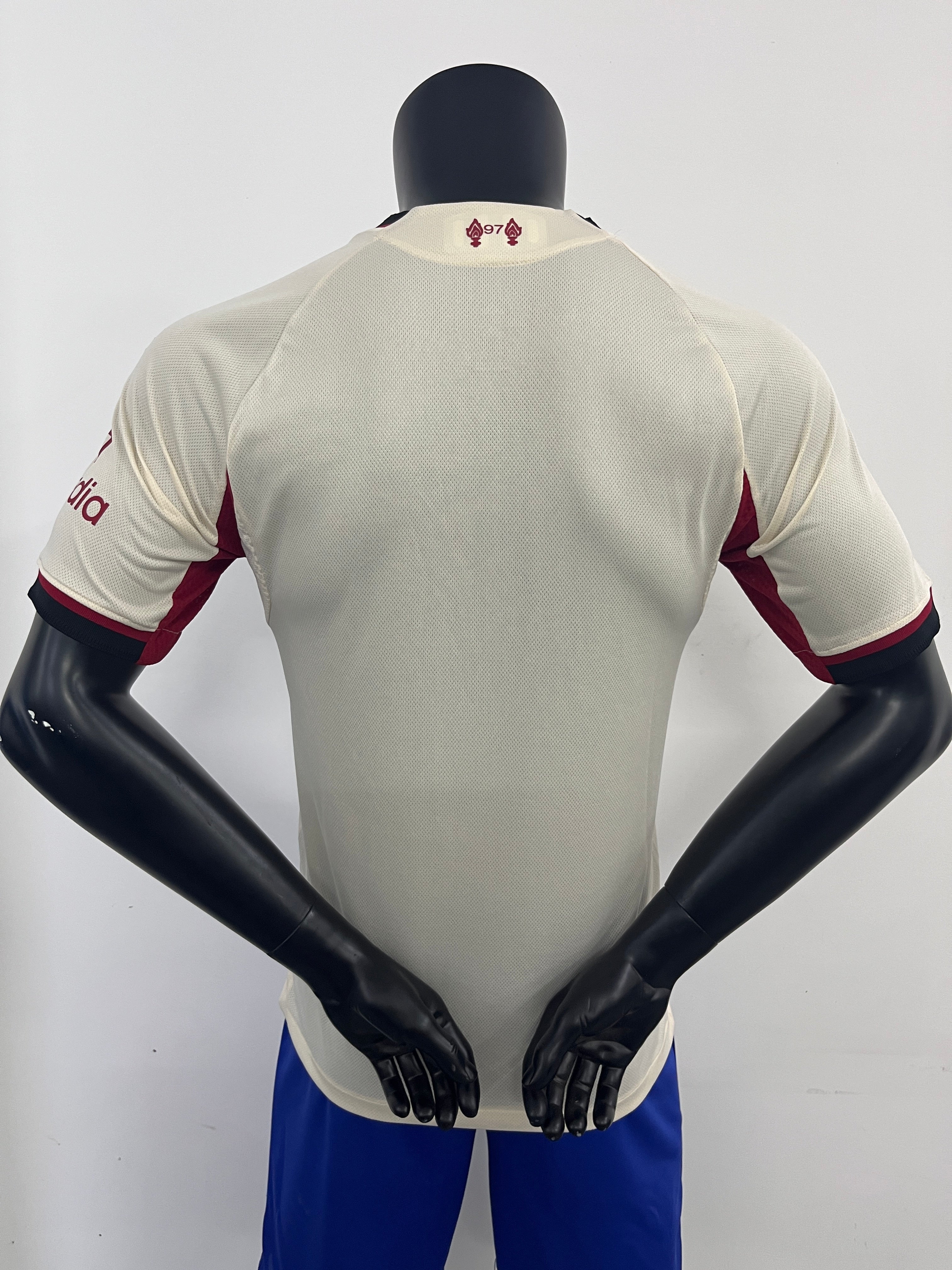 LIVERPOOL UITSHIRTEN 25/26
