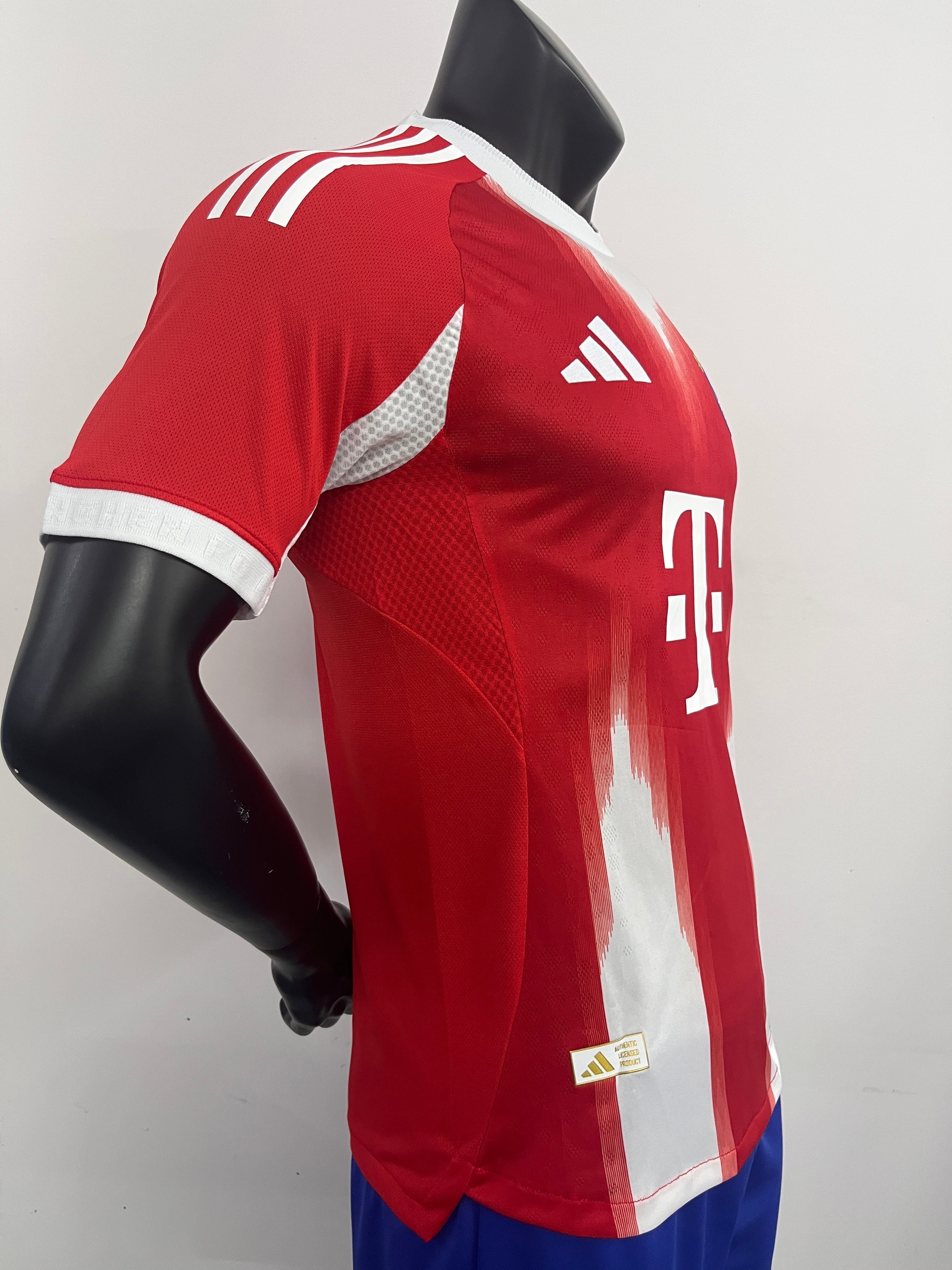 FC BAYERN MÜNCHEN THUIS 25/26