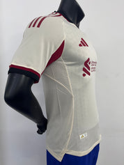 LIVERPOOL UITSHIRTEN 25/26