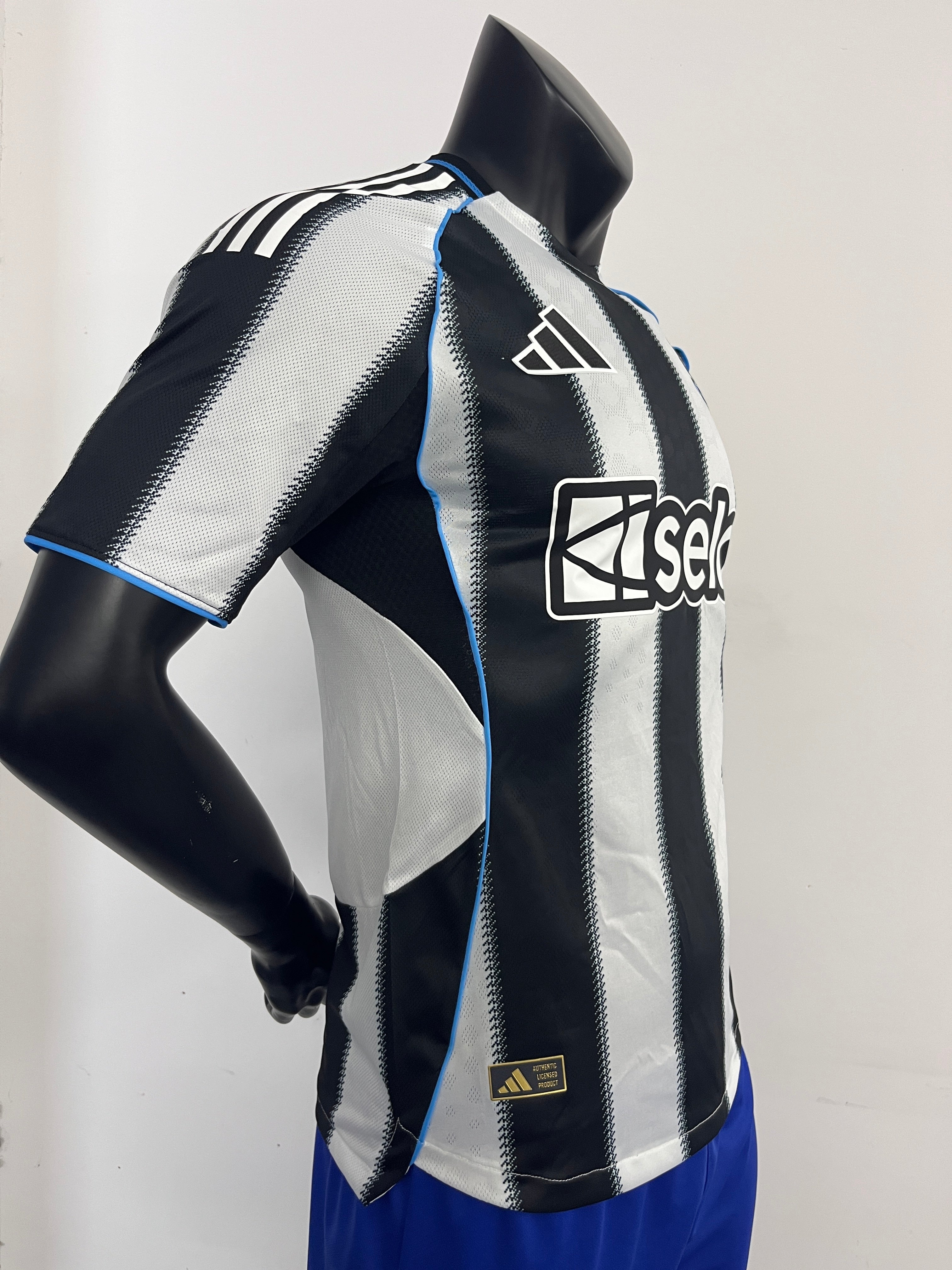 NEWCASTLE THUIS 25/26